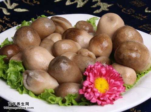 草菇香味特别浓烈，口感很特别，有“素中之荤”的美誉