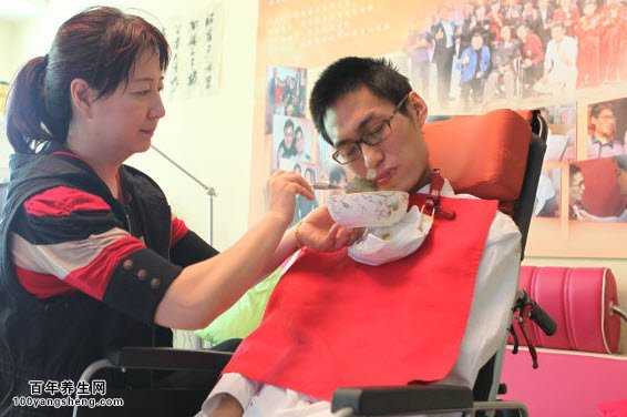 王甲与疾病顽强斗争