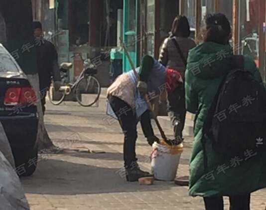 簋街大妈捞地沟油